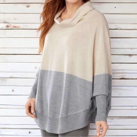 Smartwool Nokoni Wool Blend Cowl Neck Poncho Sweater Metallic Cream Size S/M - Picture 12 of 12